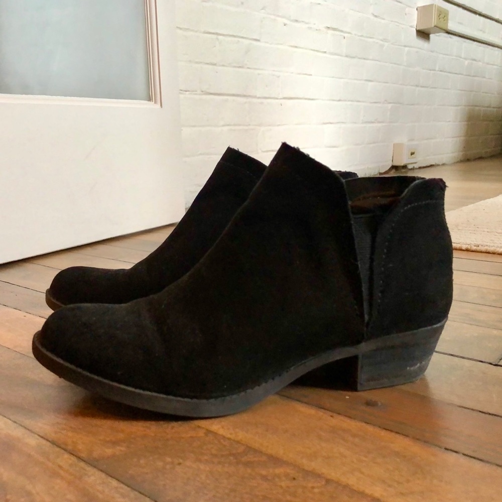 Black booties (ankle height)